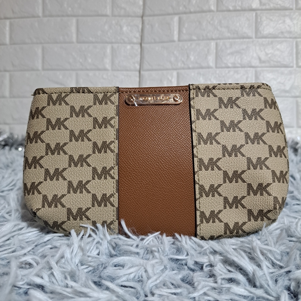 Micheal Kors Waist/Over Chest bag